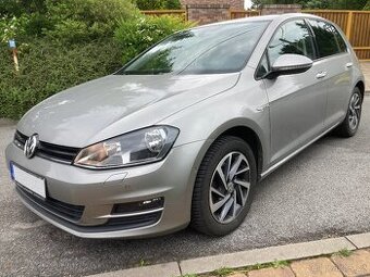 GOLF,2.0TDI,2015,110KW,13xTKM,VÝHŘEV,DIGI,NAVI,PARKASIST,TZ