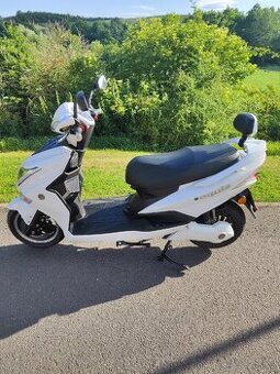 Prodám HECHT Equis e-skútr White