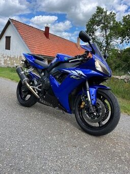 Yamaha R1