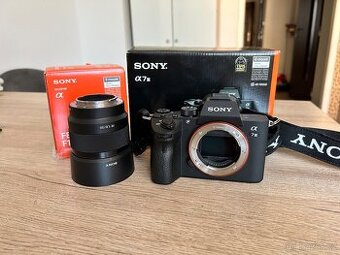 Sony A7 III + objektiv + záruka 18 měsíců