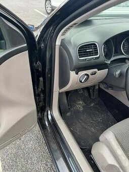 Volkswagen Golf VI