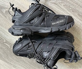 Balenciaga track 39-40