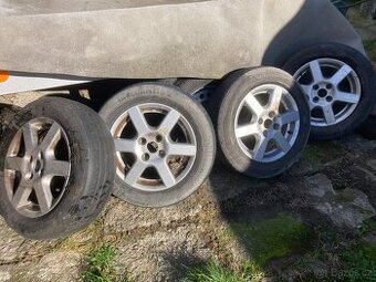 185/65 r15 4x100 600,- za komplet