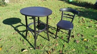 Stolek a židle