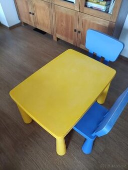 Stoleček a dvě židličky IKEA