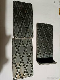 Nášlapný plech spojkového pedálu a brzdových pedálů