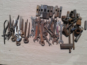 nářadí kladivo klíče