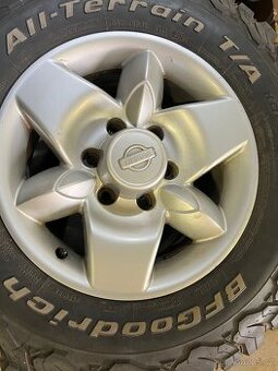 Alu kola NISSAN 255/70R16-pneu AII Terain BF Goodrich