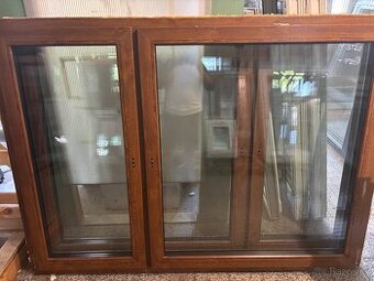 Okno PVC 1960x1410MM, trojsklo, oboustranný zlatý dub