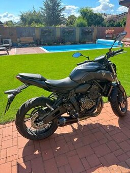 Yamaha MT-07 (4200km) – Jako nová, s výfukem MIVV