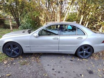 Mercedes Benz C-Class W203 CDI - C 220