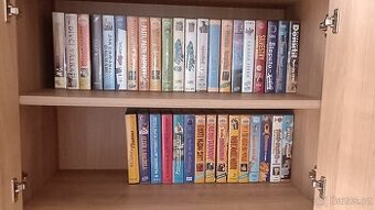 Prodám originál VHS kazety různé žánry, nepoškozené,