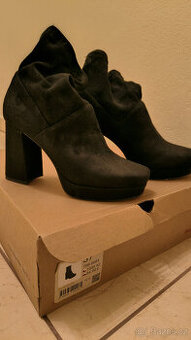 Dámské boty od Baťy 37