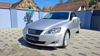 Lexus IS 220 II 2,2 Diesel - 130 kw. PĚKNÝ STAV / LUXURY