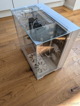Machine learning desktop Threadripper 7970X s 64 vlákny