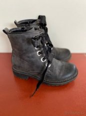 Kotníčkové boty na zip, velikost 31