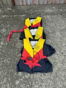 Záchranné vodácké vesty