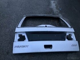 Peugeot 806 zadni plastové kufrové dveře