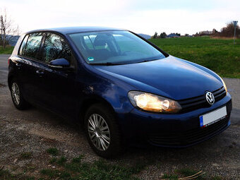 VW Golf 6 ▪ 1.6 75 kW ▪ Climatronic ▪ výhřev ▪ 2 sady kol ▪