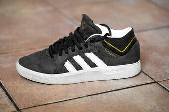 Dětské boty ADIDAS, vel. 38