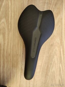 Sedlo na horské kolo Sport 900 šedé