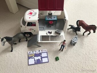 Schleich sanitka