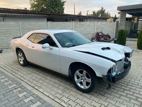 Dodge Challenger 3.6 V6 2017 lehce bourany