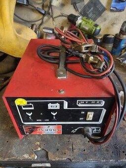 Auto nabíječka Banner 24V 20A - 1