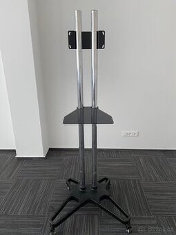 Pojízdný stojan na TV