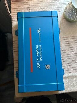 Měnič napětí SINUS Victron Energy 800VA 12V