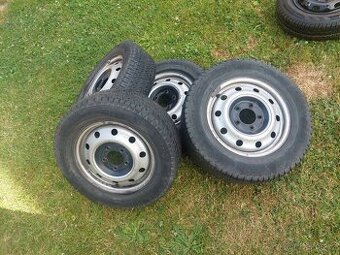 Kola Renault Master Michelin R16