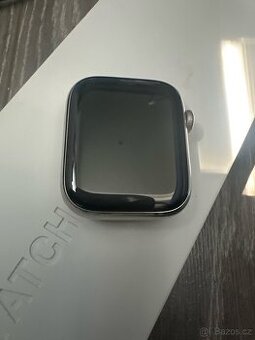 Apple Watch 8 45mm LTE ocelové / safír