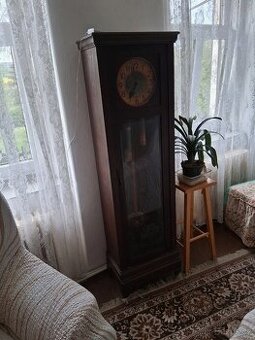 Podlahové hodiny