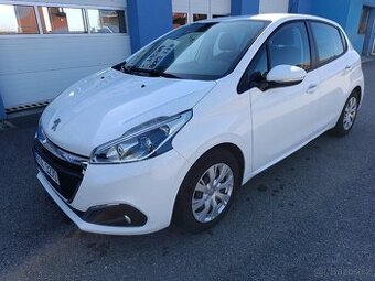 Peugeot 208 1.2 benzín, 2016 – vhodné na opravu