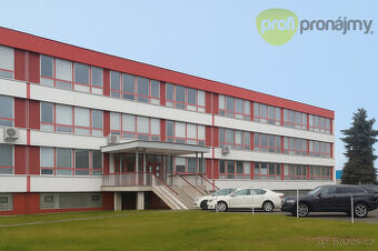 Pronájem přízemního obchodního prostoru 230 m²