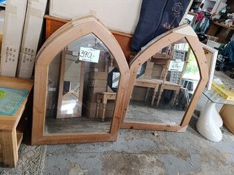 Nová masivní zrcadla.