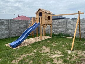 Dřevěný domeček pro děti , dětské hřiště