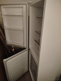 Lednička s mrazákem