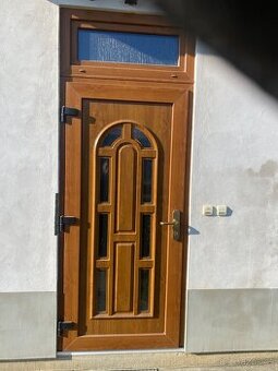 Plastové dveře se světlíkem levé