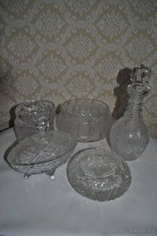 Různé broušené sklo