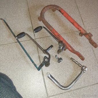 ČŽ 175- 501-502 PRASÁTKO řaící páky+vidlice+háček-prodano