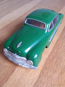 Plechové autíčko