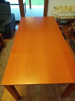 Kuchyňský stůl