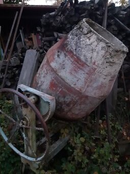 Dám  za nabidnutou cenu stavební  michacku