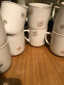 Krásné retro hrníčky sada