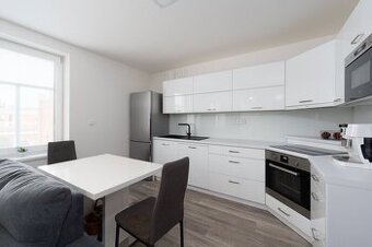 Prodej bytu 3+kk se zahradou a parkovacím stáním Zlín - Zále