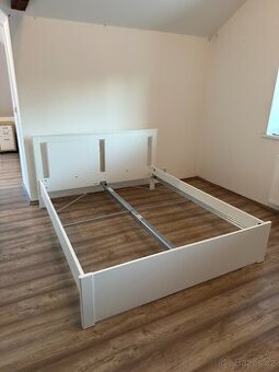 Rám postele Ikea 160x200 (3 měsíce stará) Ve stavu jako nová