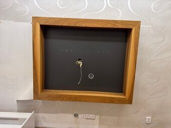 Dřevěný rám / skříňka pro TV