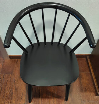 Černé designové židle