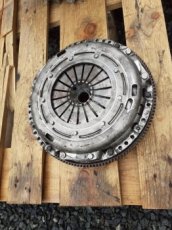 spojkova sada sachs 2,0tdi 103kw pěkná